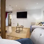 Willow Tree Barn Holiday home *
